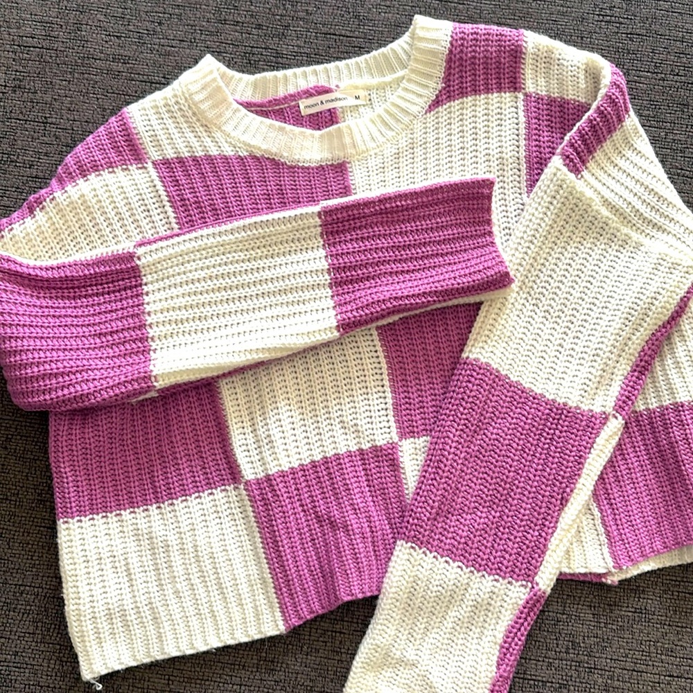 Moon & Madison Cropped Knit Sweater